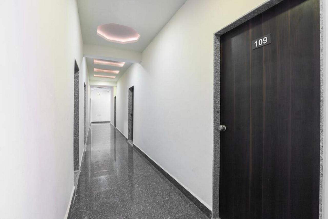 אחמדאבאד Hotel-The Safar מראה חיצוני תמונה